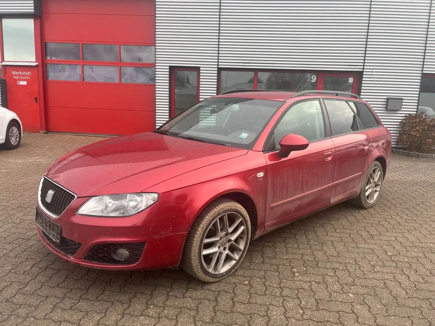 SEAT Exeo ST 1.8 TSI Style MFL RADIO KLIMA SHZ PDC Rot - 1