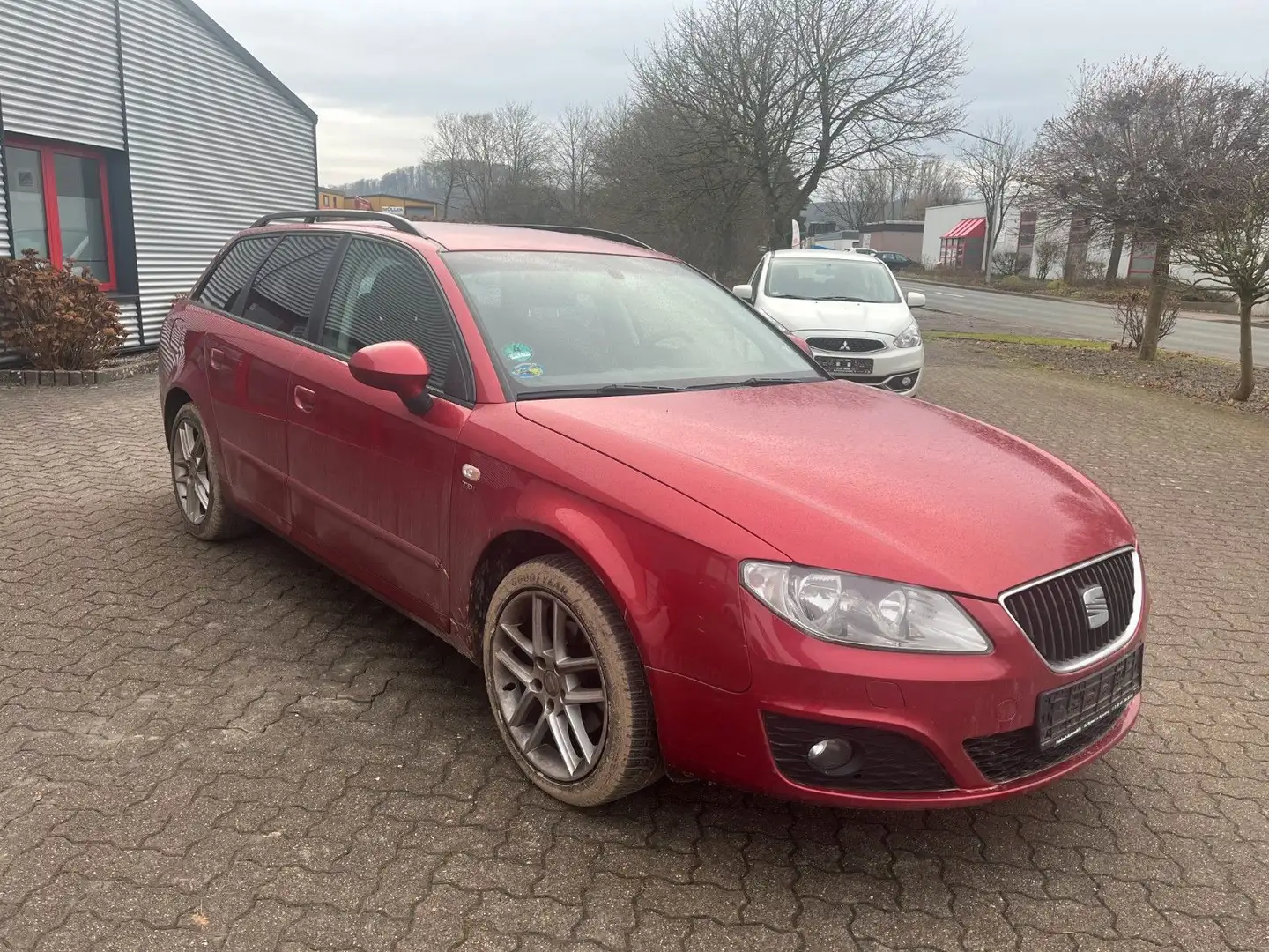 SEAT Exeo ST 1.8 TSI Style MFL RADIO KLIMA SHZ PDC Rot - 2