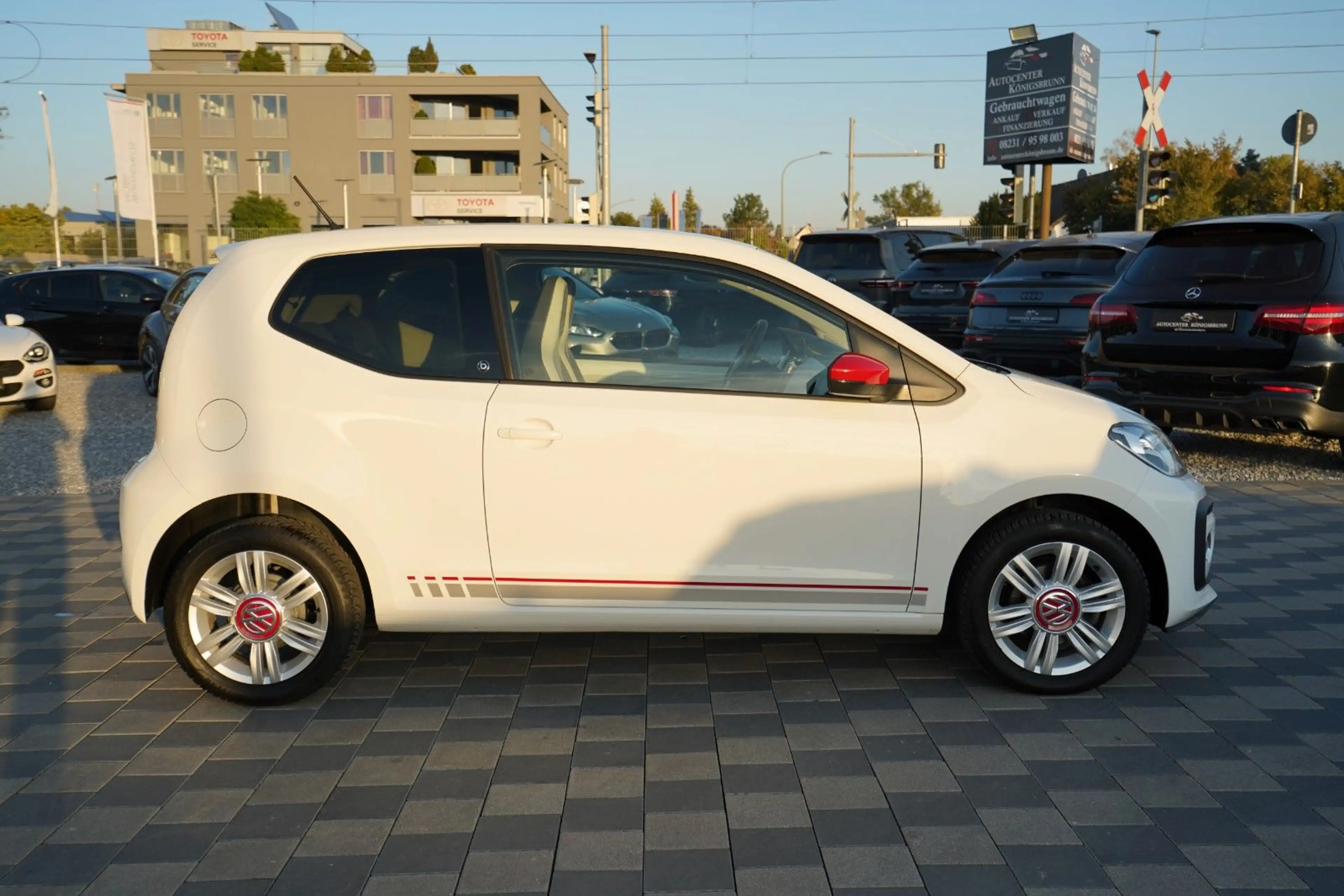 Volkswagen up! beats*2.Hand*Tempomat*PDC*Sitzheizung*MFL* — photo 4