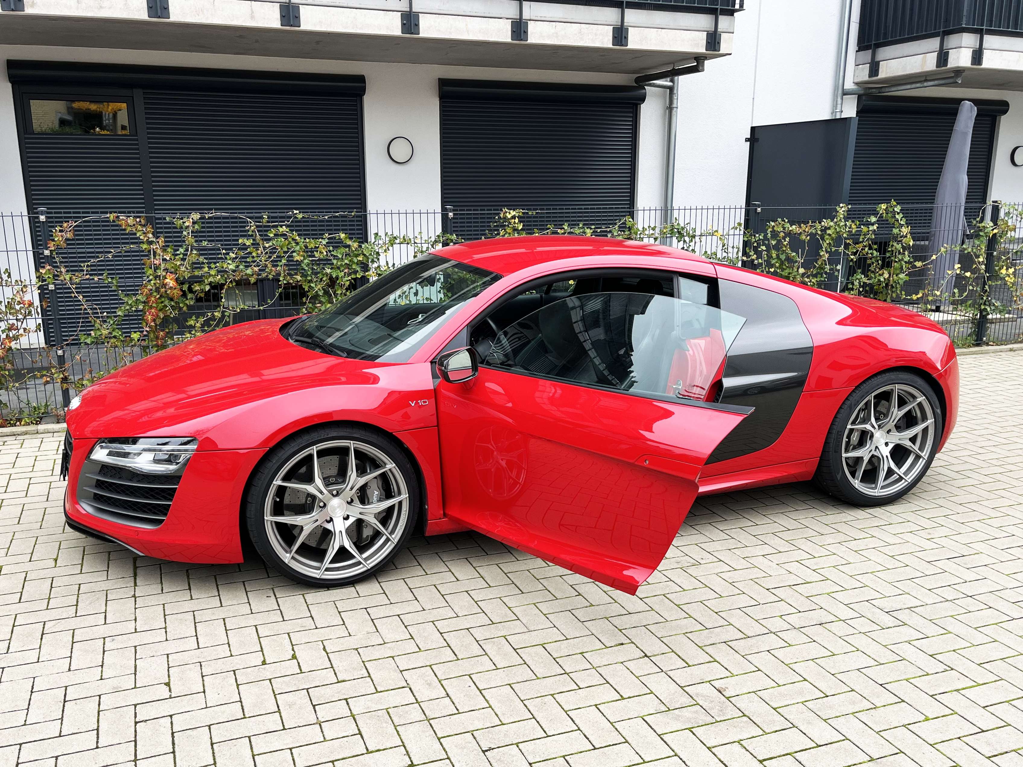 Second hand Audi R8 5.2