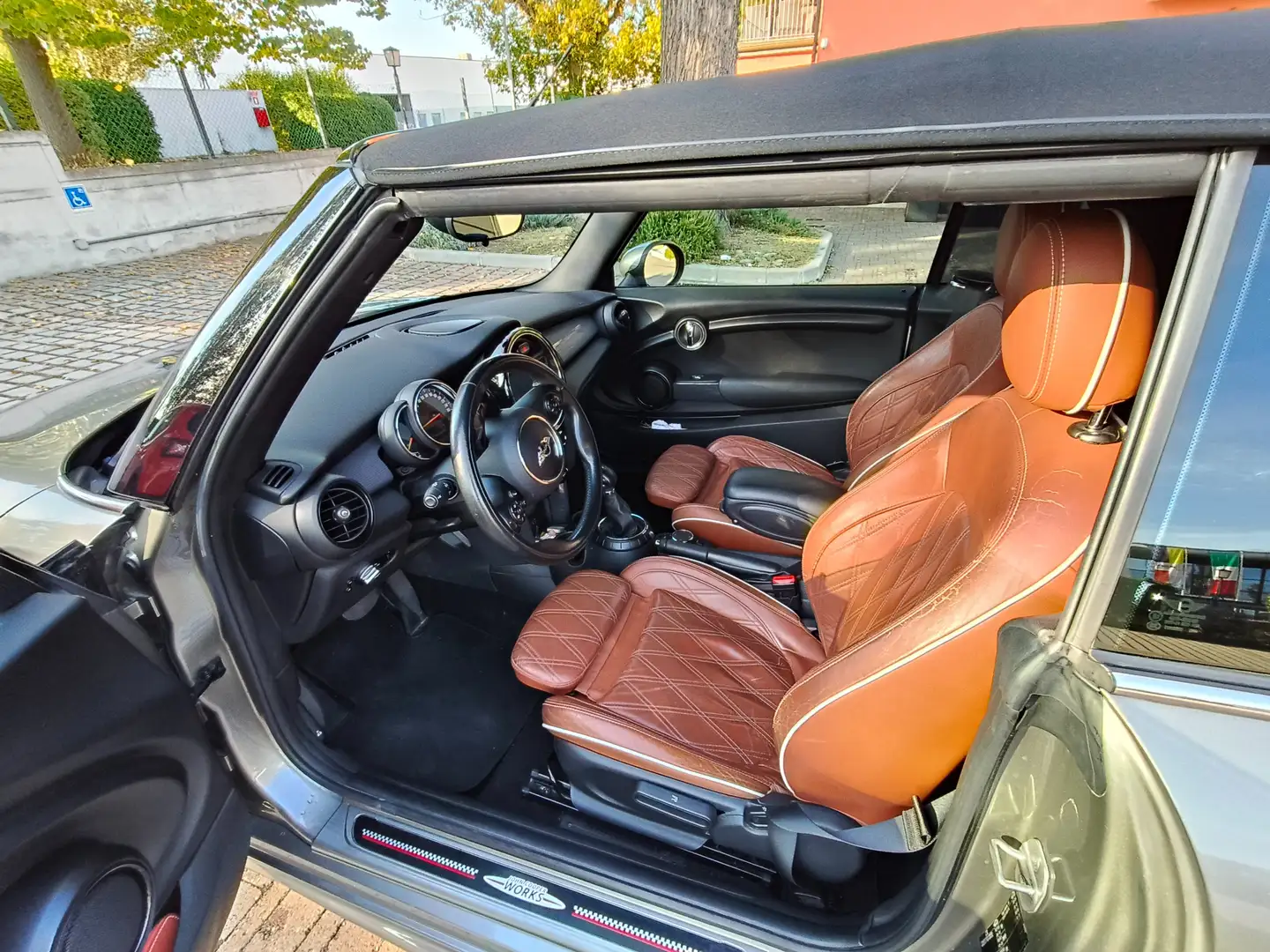 MINI Cooper D Cabrio John Cooper works 1500 D Beige - 1