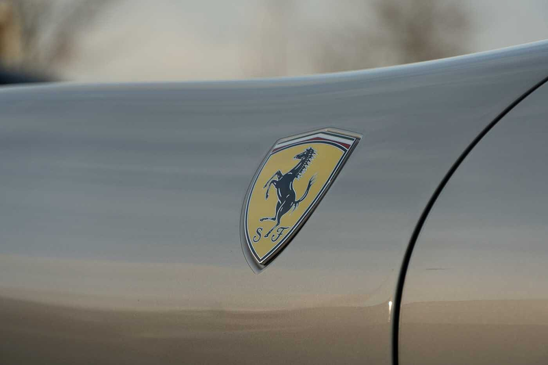 Ferrari Roma 3.9 V8 Grigio INGRID Full Carbon Passenger Display — photo 11