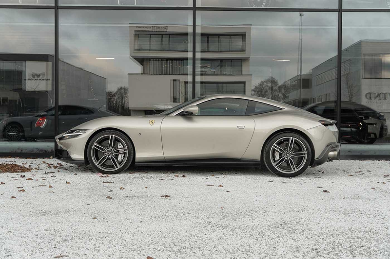 Ferrari Roma 3.9 V8 Grigio INGRID Full Carbon Passenger Display — photo 10