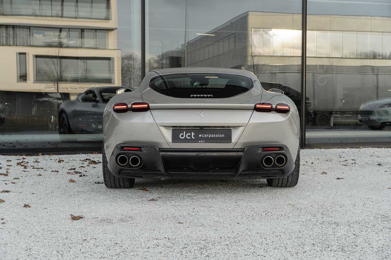 Ferrari Roma 3.9 V8 Grigio INGRID Full Carbon Passenger Display — photo 5