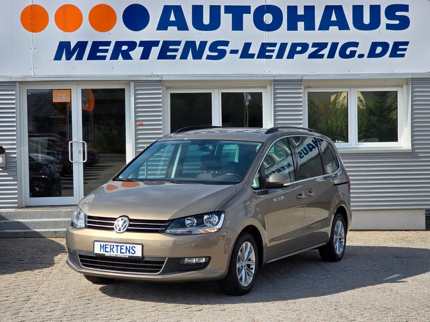 Volkswagen Sharan Comfortline 7-Sitze Nav SHZ ACC PDC Beige - 1