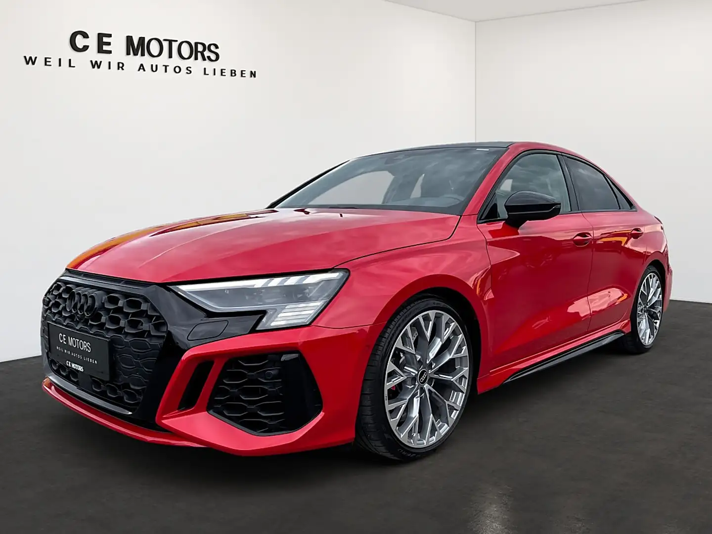 Audi RS3 Limousine TFSI quattro | PANO | B&O | VOLL Rot - 1