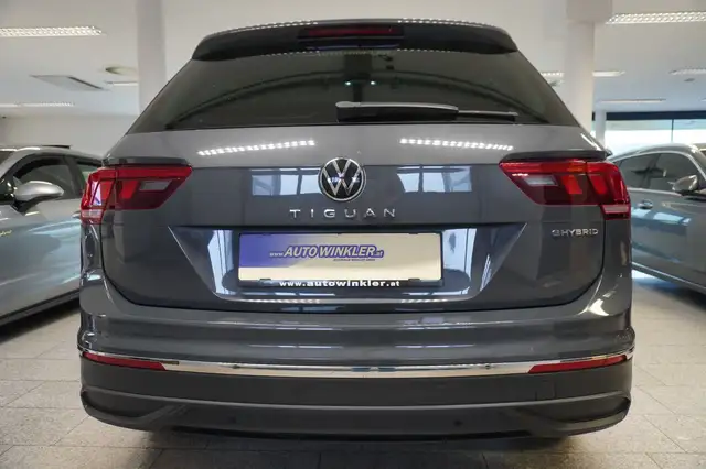 Volkswagen Tiguan view 6