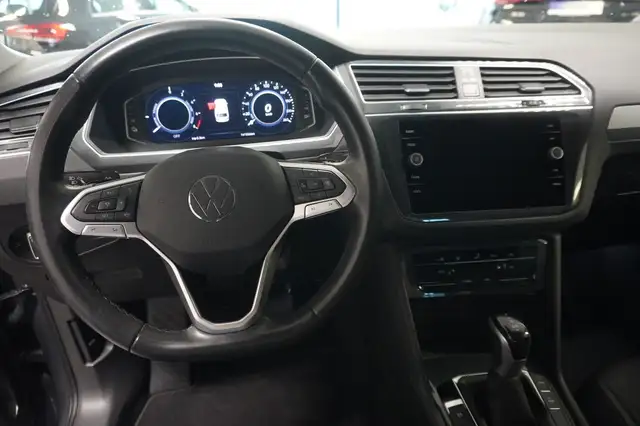 Volkswagen Tiguan view 11
