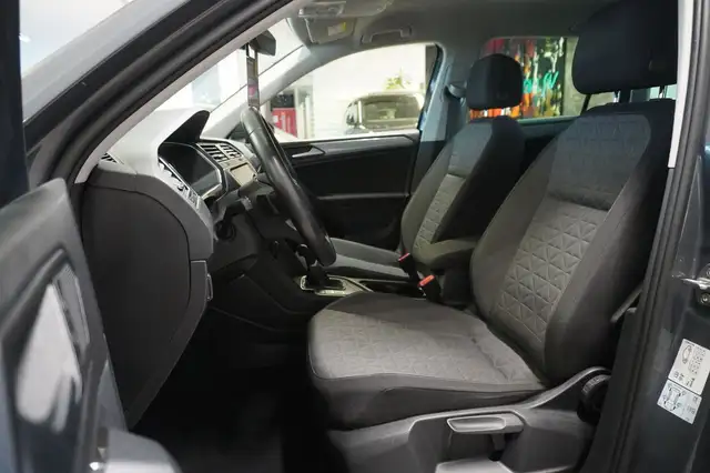 Volkswagen Tiguan view 8
