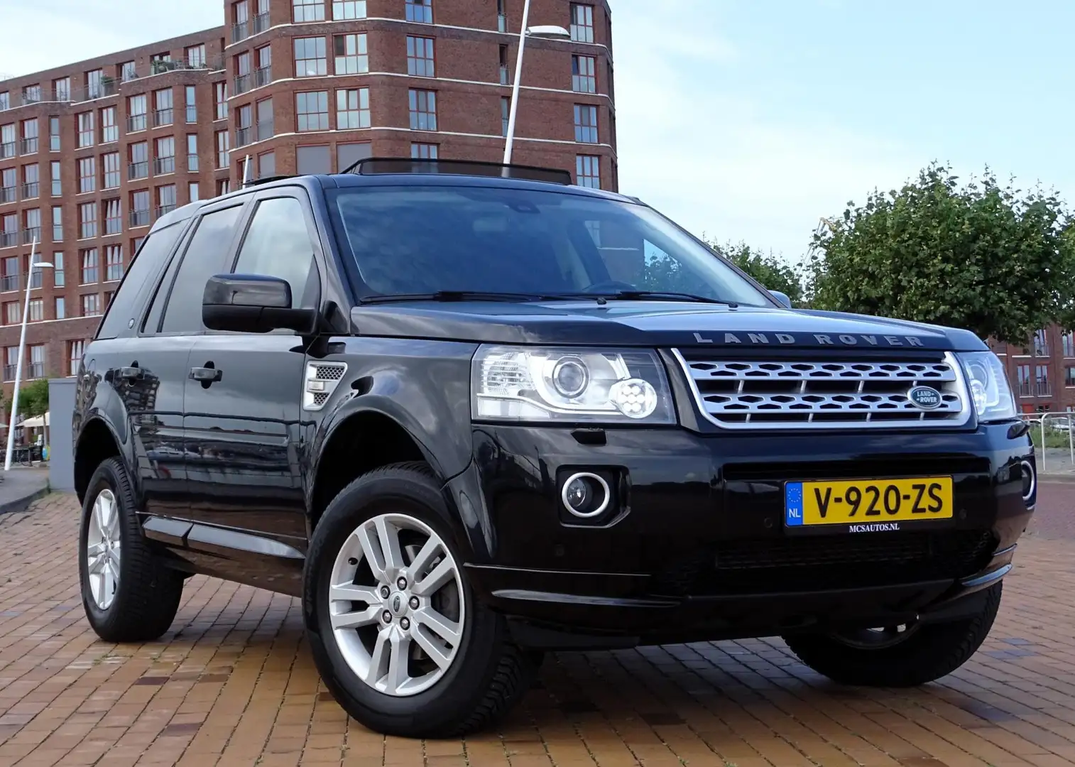 Land Rover Freelander 2.2 SD4 SE Automaat Grijs kent Leer Pano Navi Negro - 1