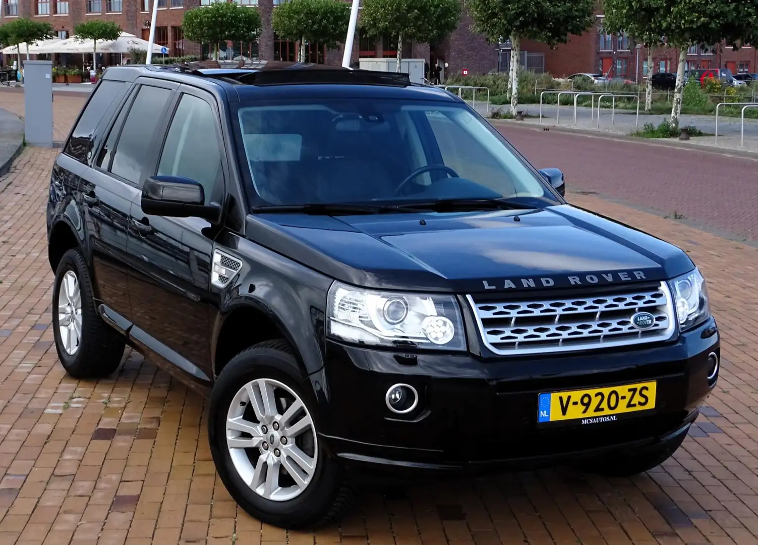 Land Rover Freelander 2.2 SD4 SE Automaat Grijs kent Leer Pano Navi Negro - 2