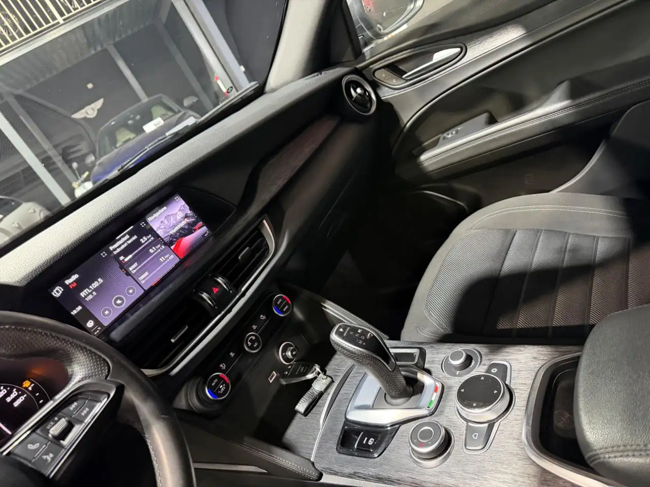 Alfa Romeo Stelvio — photo 14 sur 15