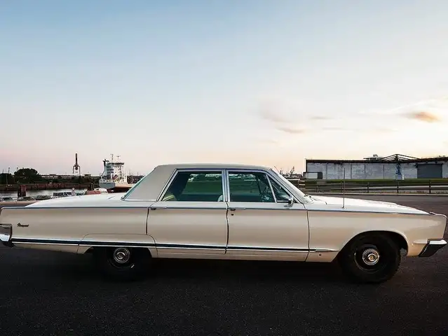 Chrysler New Yorker Newport