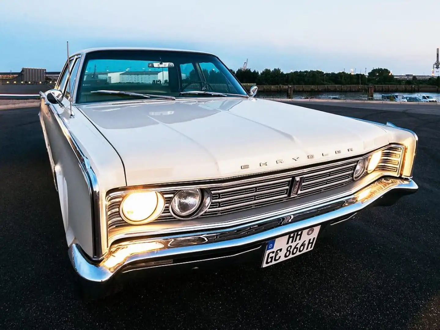 Chrysler New Yorker Newport Beige - 2