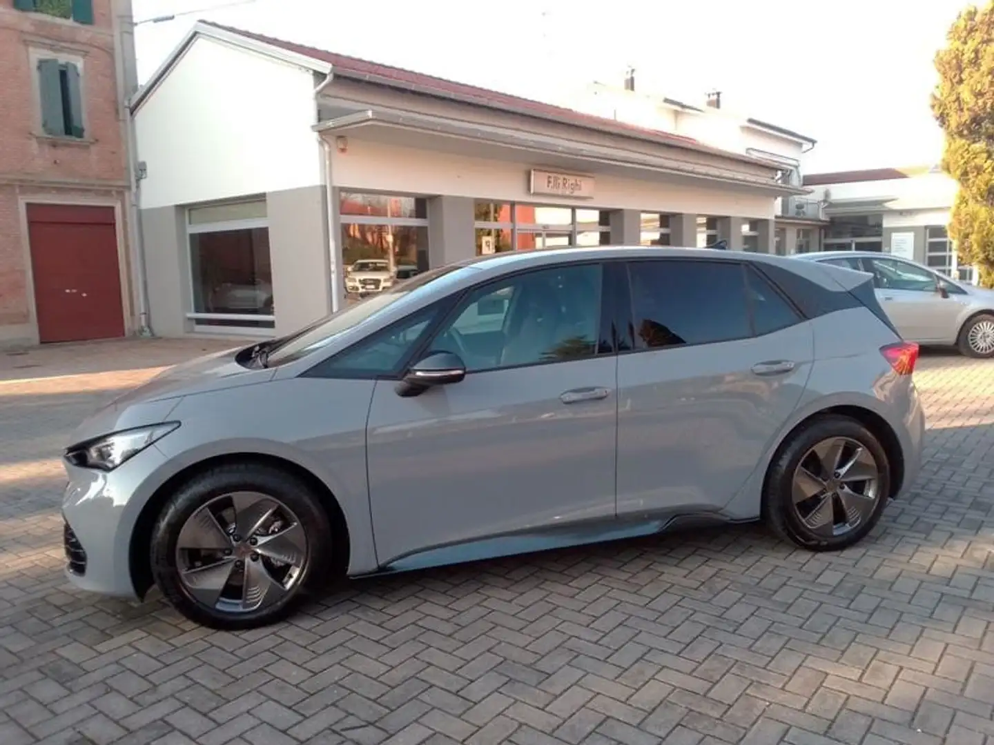 CUPRA Born 58kWh 204CV Grigio - 1