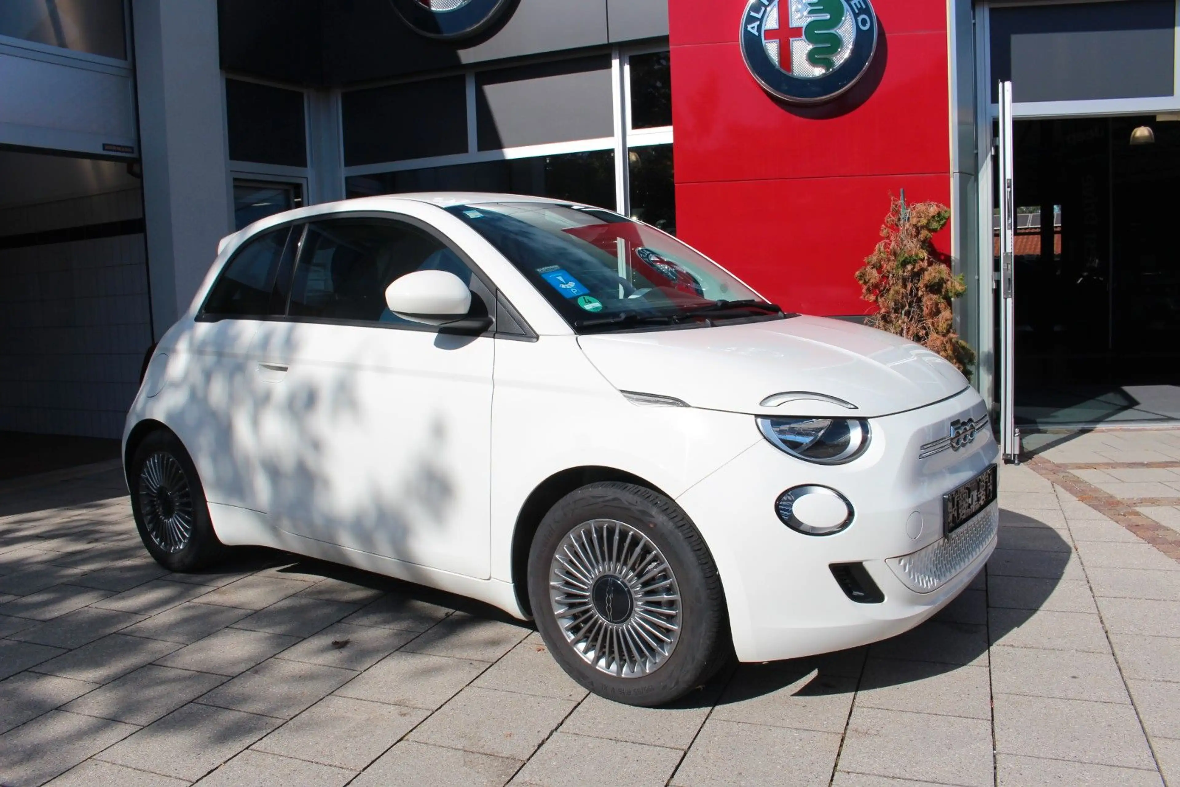 Fiat 500e CARPLAY SOH 96,1% — photo 3