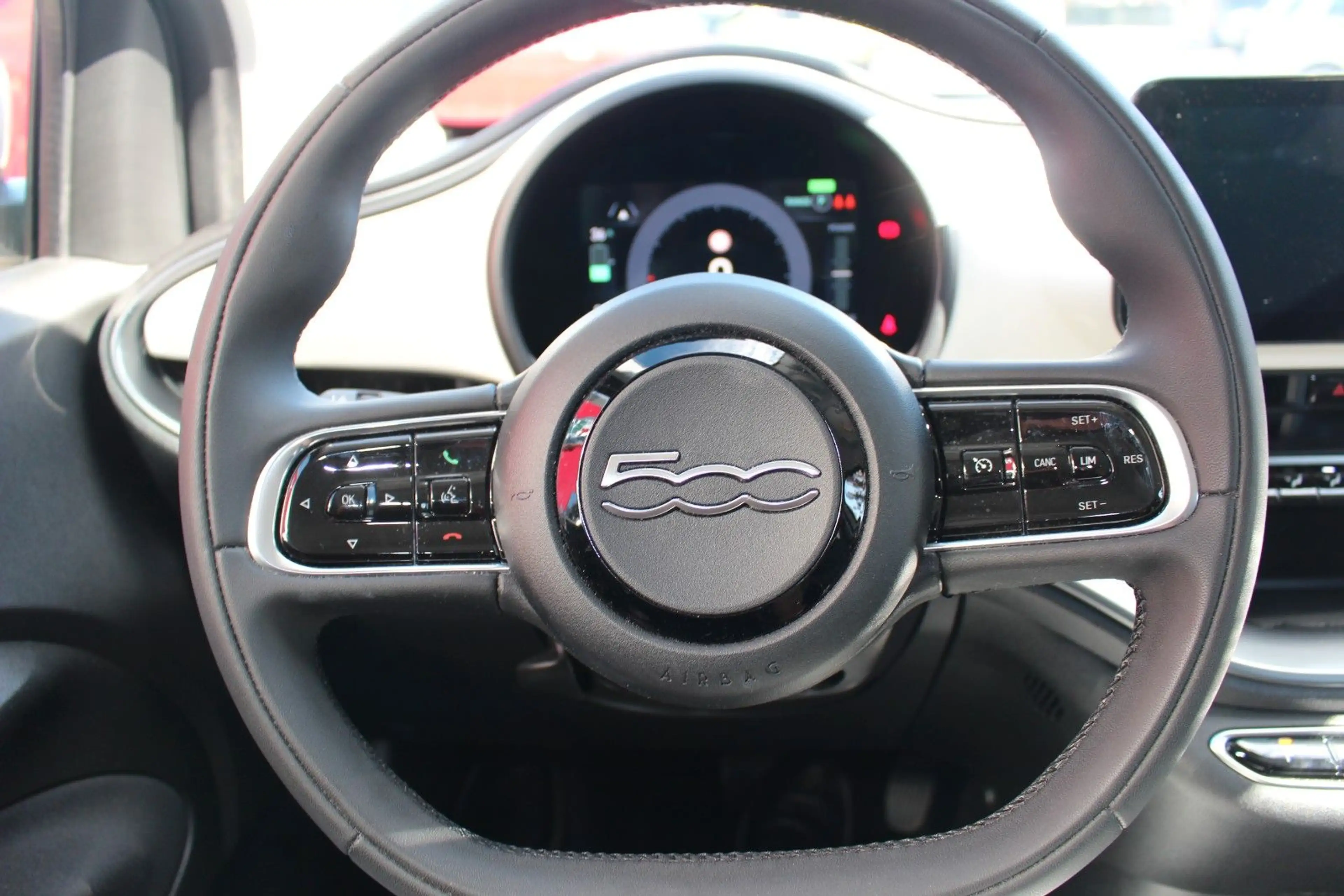 Fiat 500e CARPLAY SOH 96,1% — photo 11