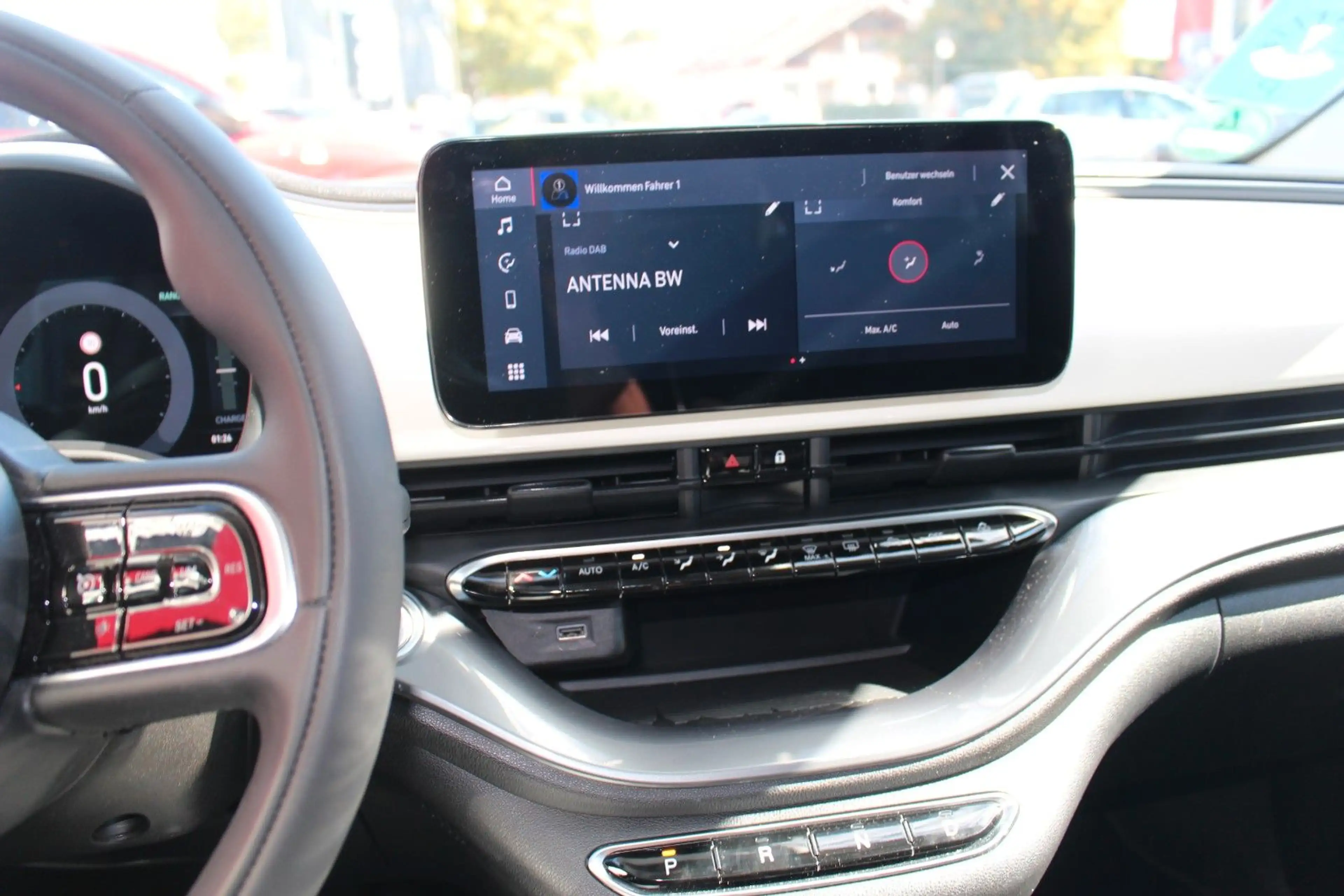 Fiat 500e CARPLAY SOH 96,1% — photo 12