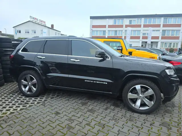 Jeep Grand Cherokee Overland (MOTORSCHADEN!)
