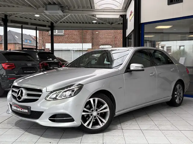 Mercedes-Benz E 200 E 200 *XENON * CUIR * GPS * PDC * EURO 6 JANTES*