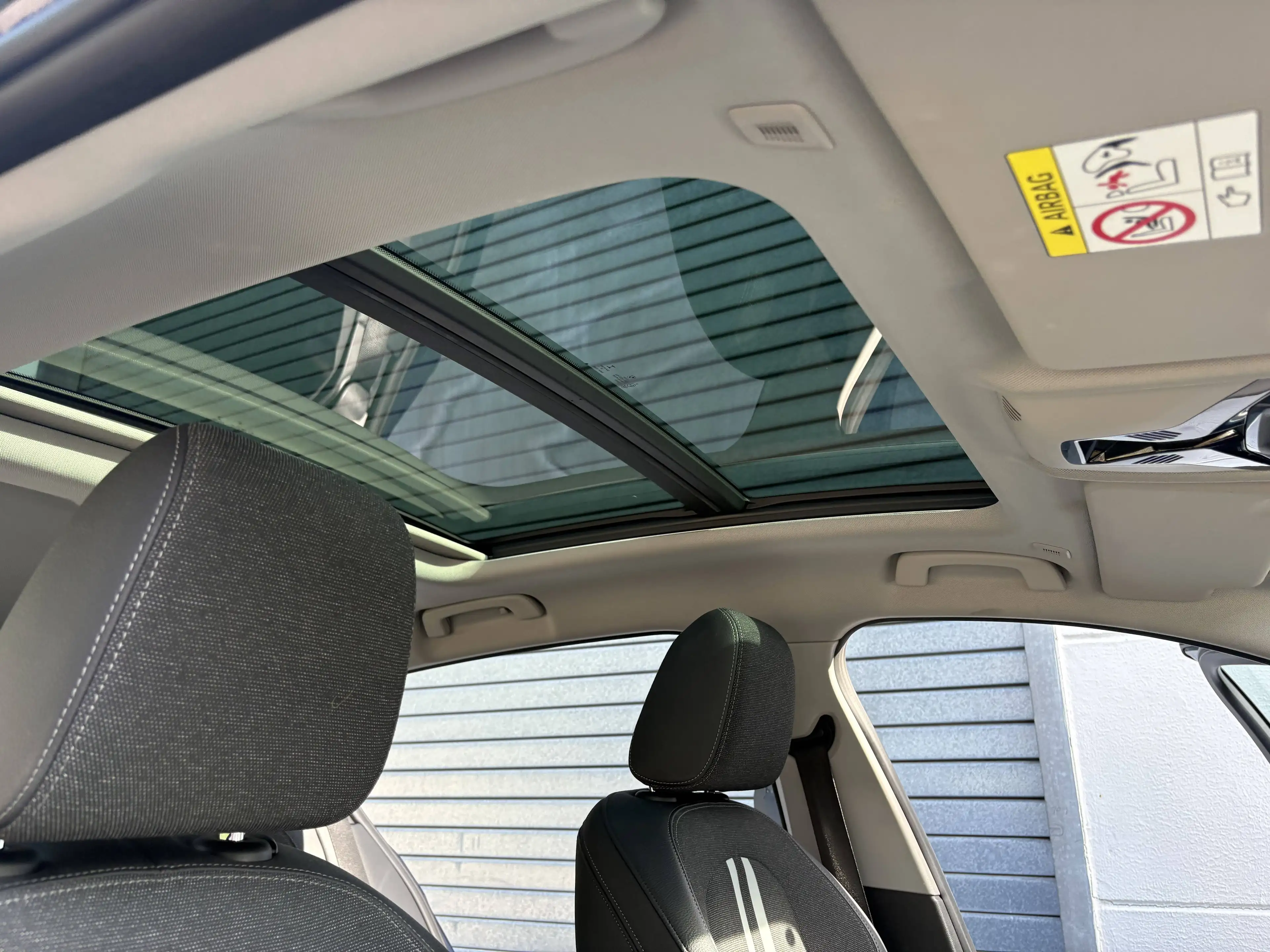 BMW 118 i Sport Line Pano AHK Tempomat Apple CarPlay PDC Navi — photo 11