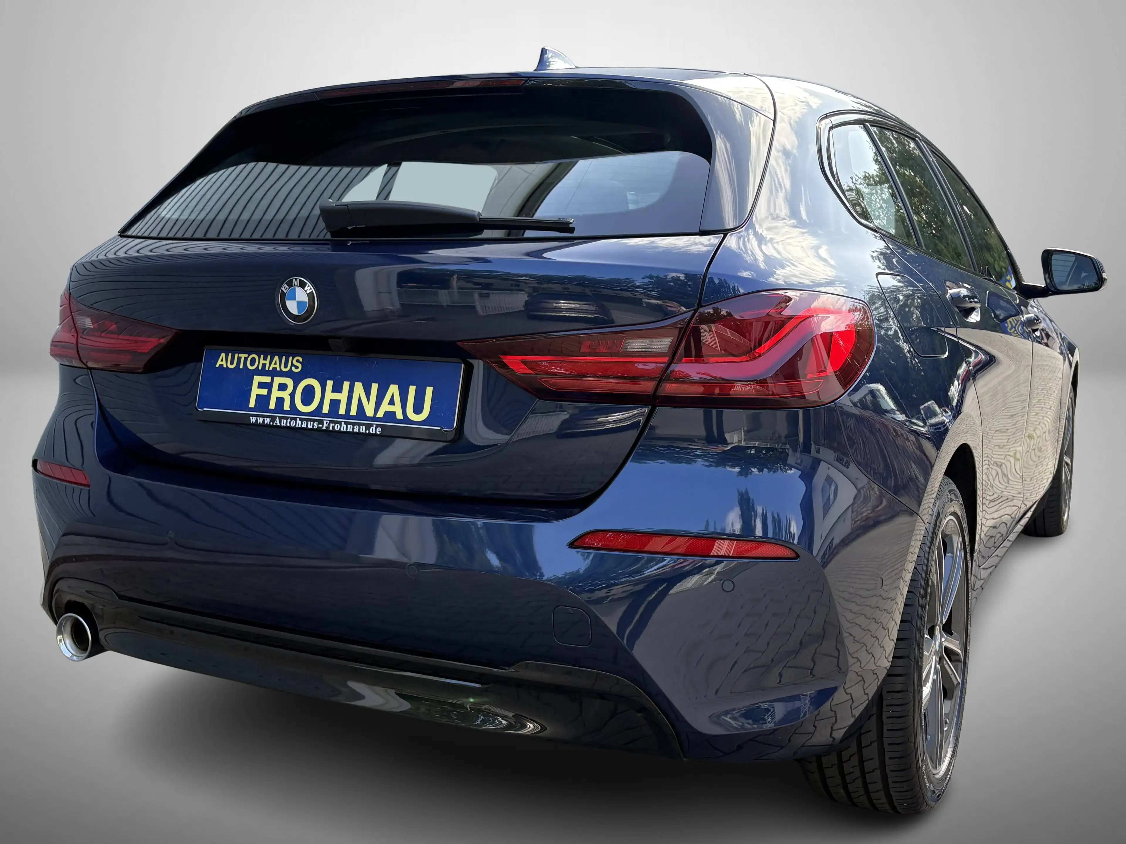 BMW 118 i Sport Line Pano AHK Tempomat Apple CarPlay PDC Navi — photo 14