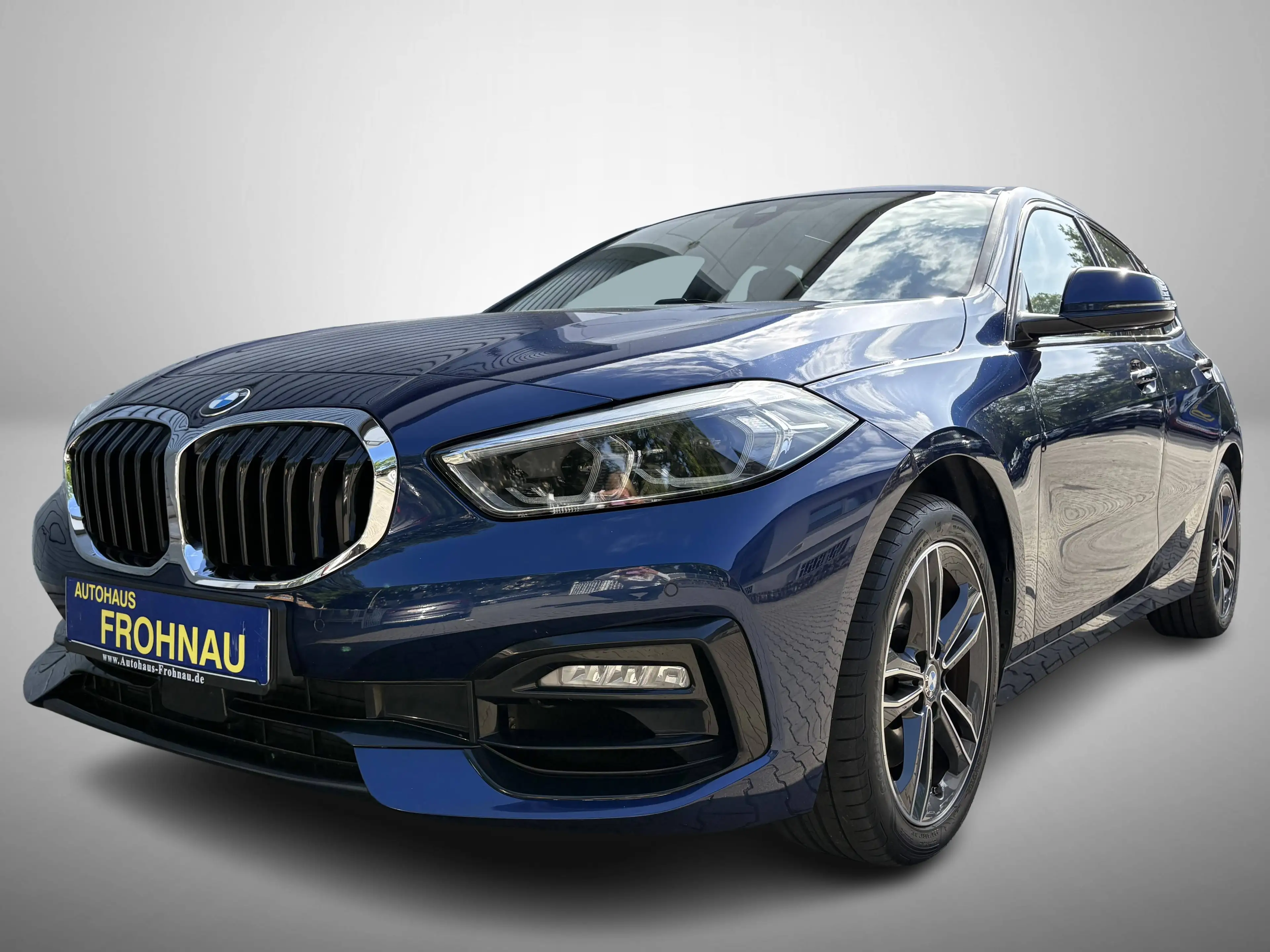 BMW 118 i Sport Line Pano AHK Tempomat Apple CarPlay PDC Navi — photo 13