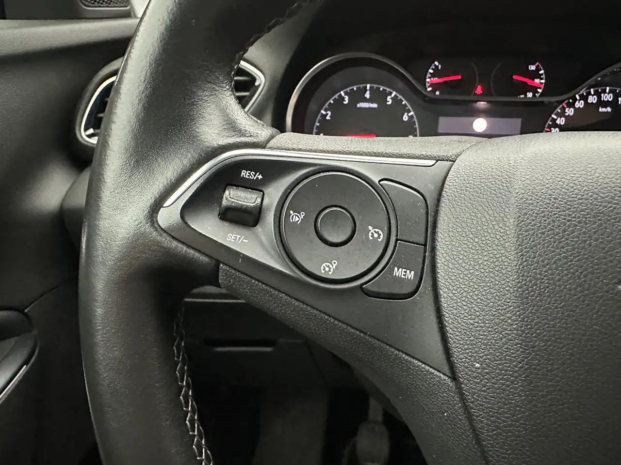 Opel Grandland X — photo 31 sur 35