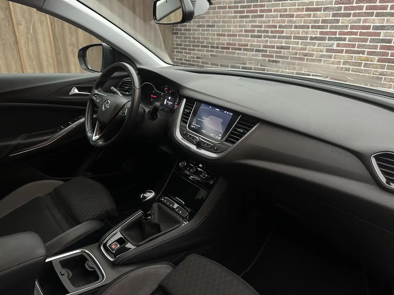 Opel Grandland X — photo 28 sur 35
