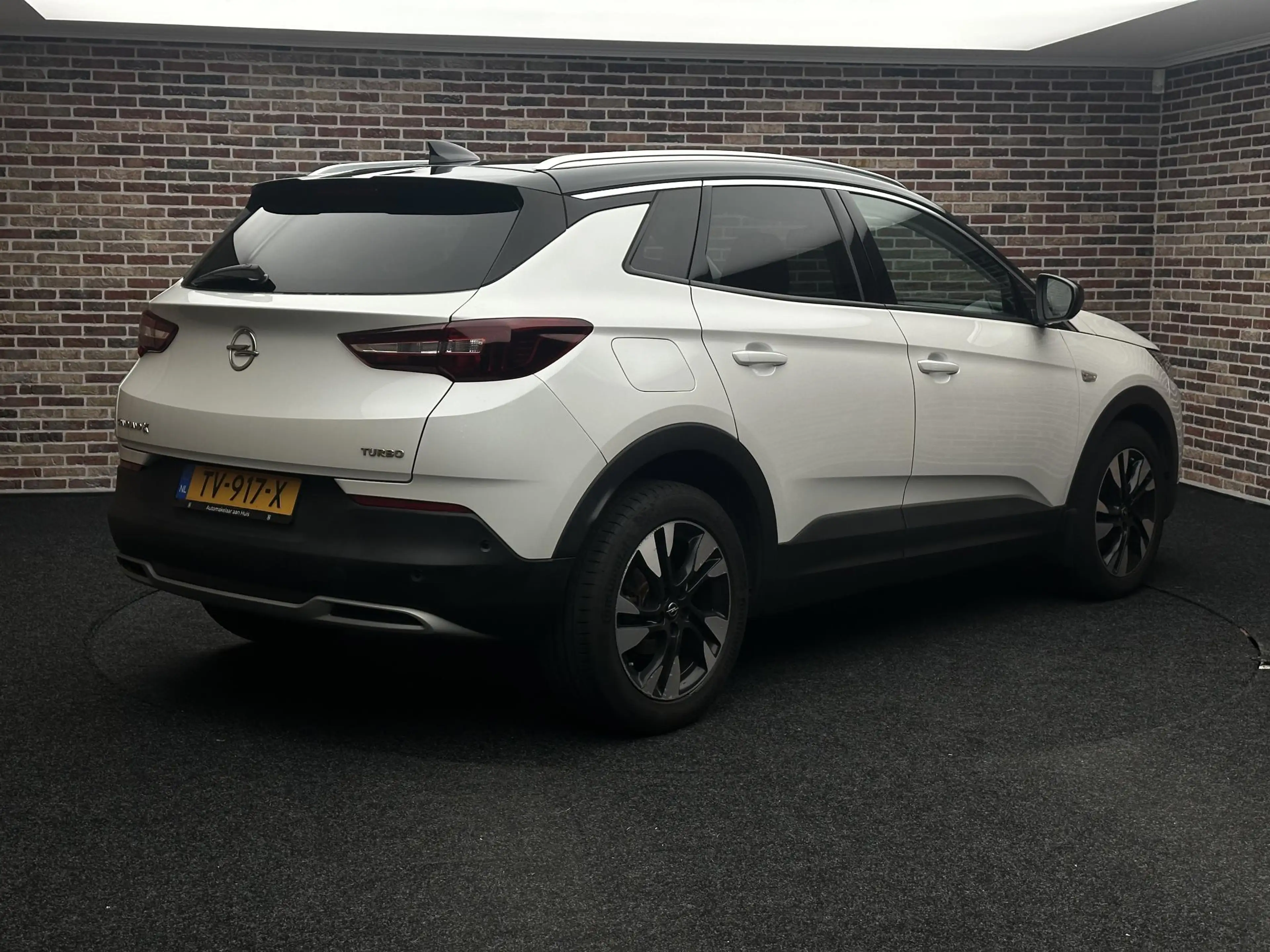 Opel Grandland X 1.2 Turbo Business Executive |Elektrische achterkl — photo 2
