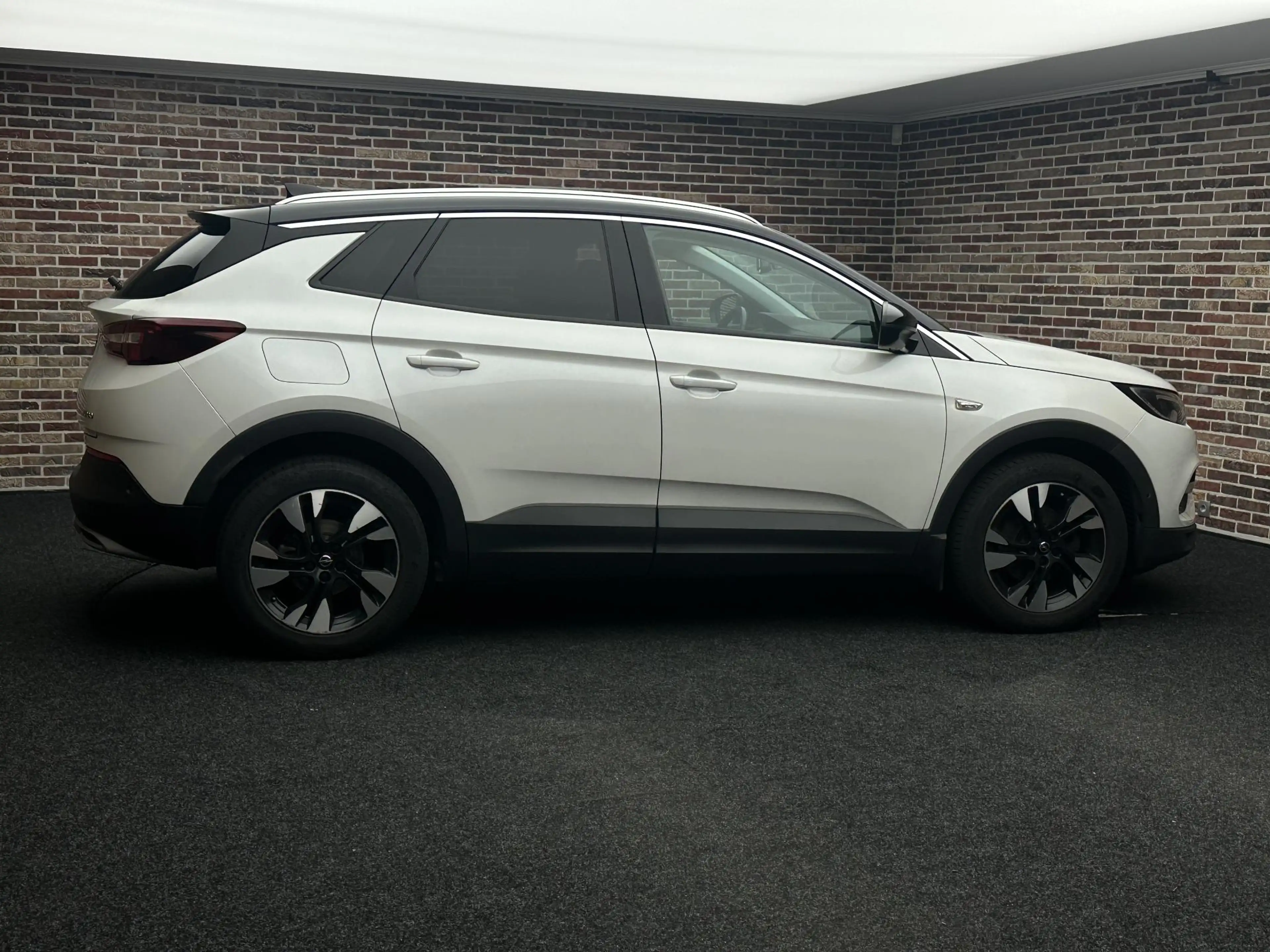 Opel Grandland X 1.2 Turbo Business Executive |Elektrische achterkl — photo 4