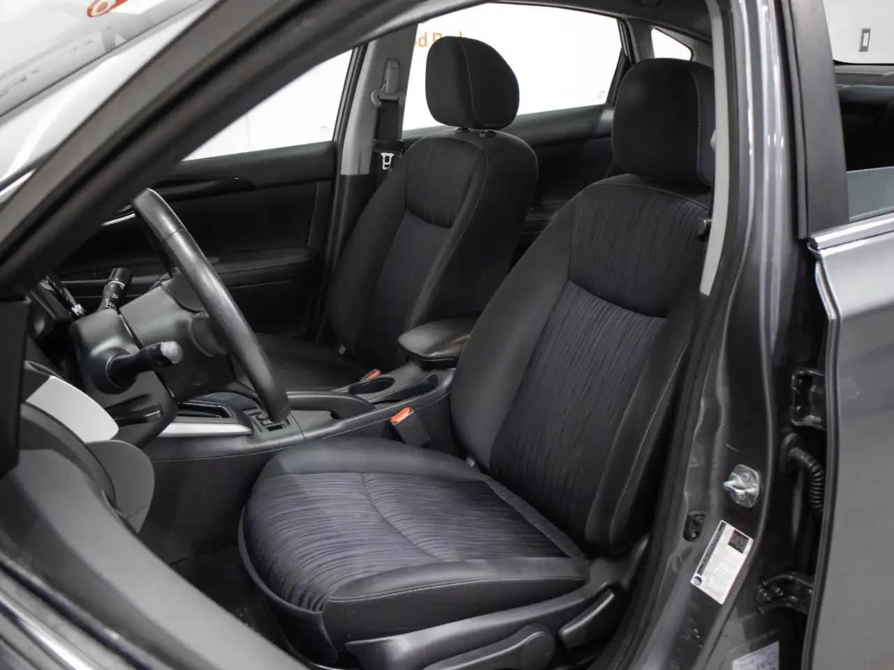 Nissan Sentra снимка Nissan Sentra