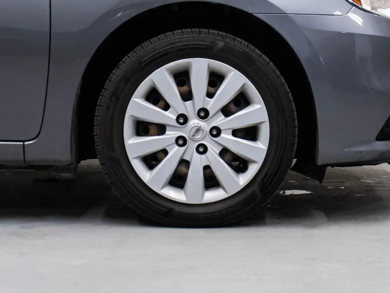 Nissan Sentra снимка Nissan Sentra