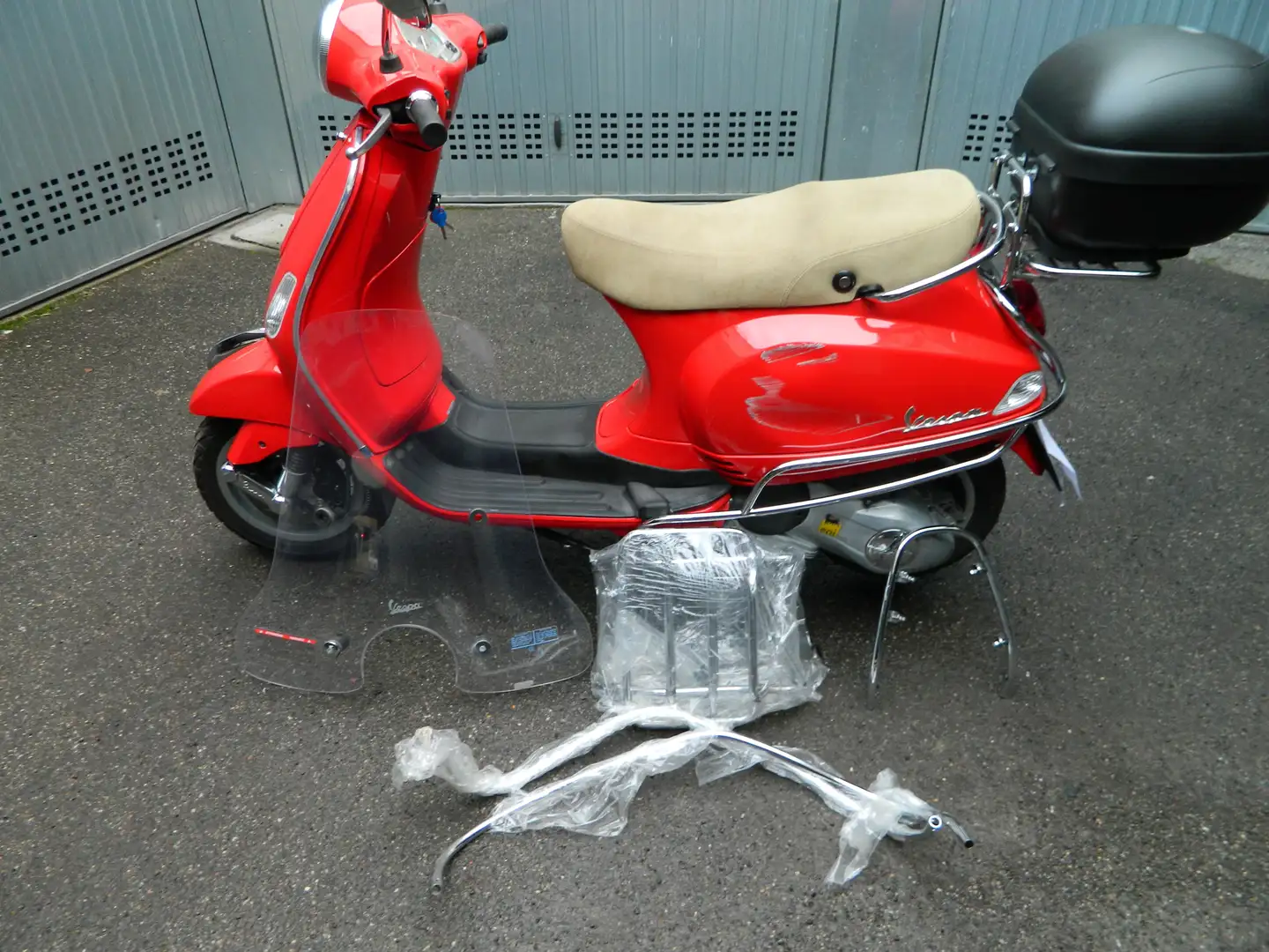 Vespa LX 150 Rojo - 2