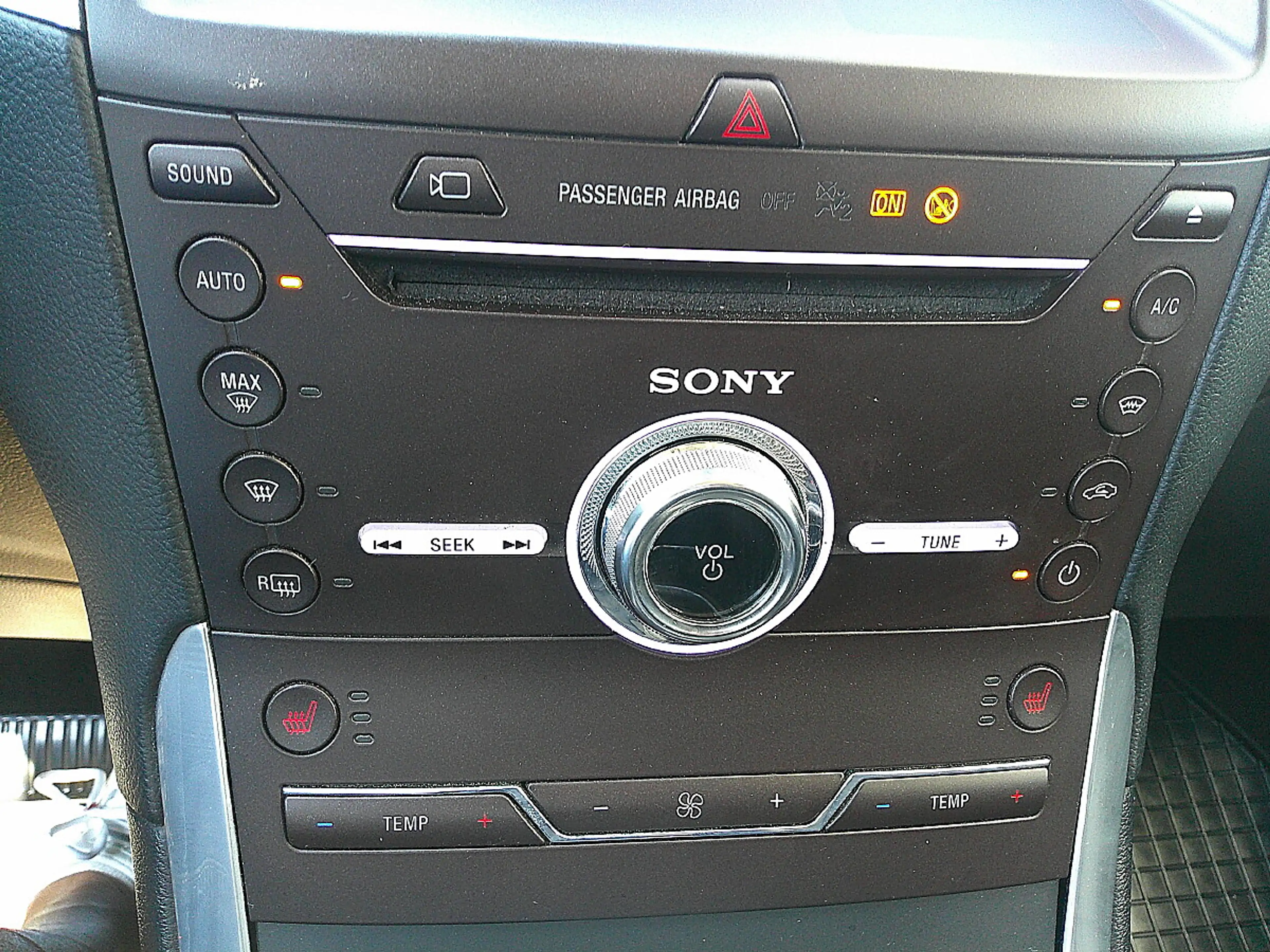 Ford Galaxy 2,5 Duratec Hybrid Titanium Aut. — photo 15