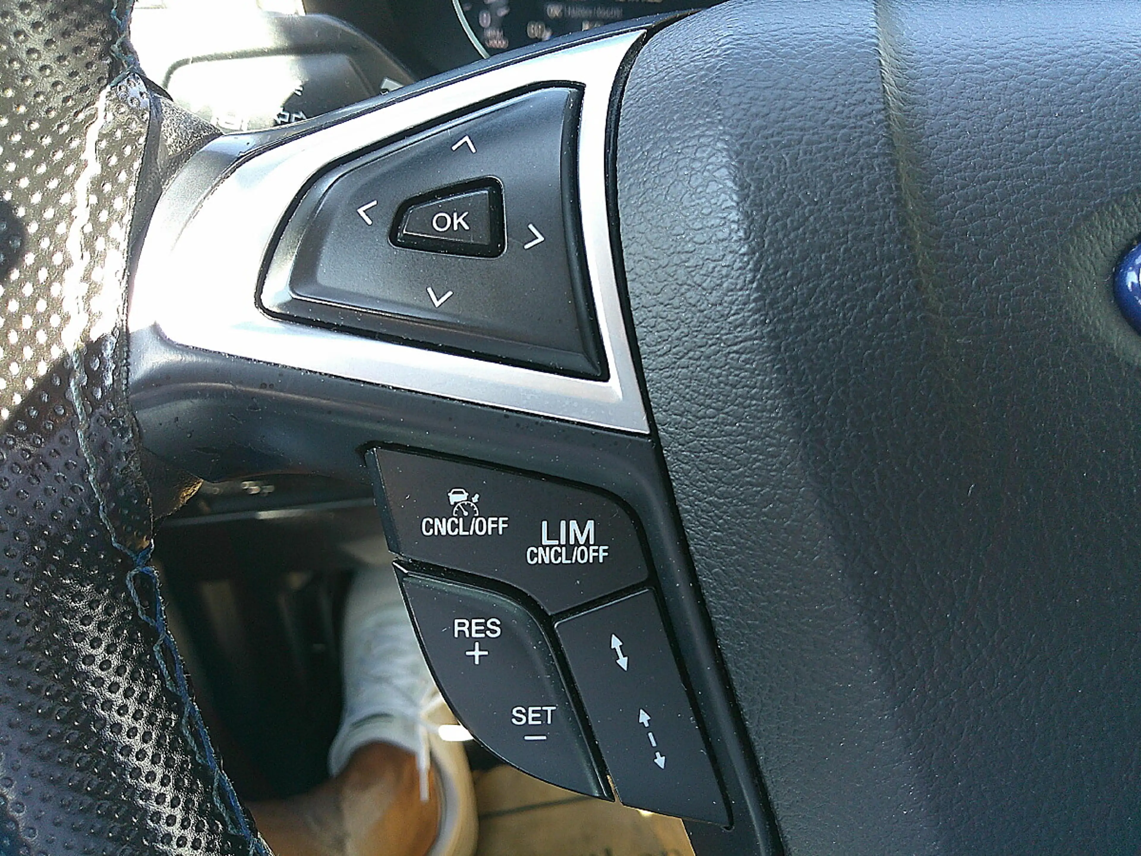 Ford Galaxy 2,5 Duratec Hybrid Titanium Aut. — photo 11
