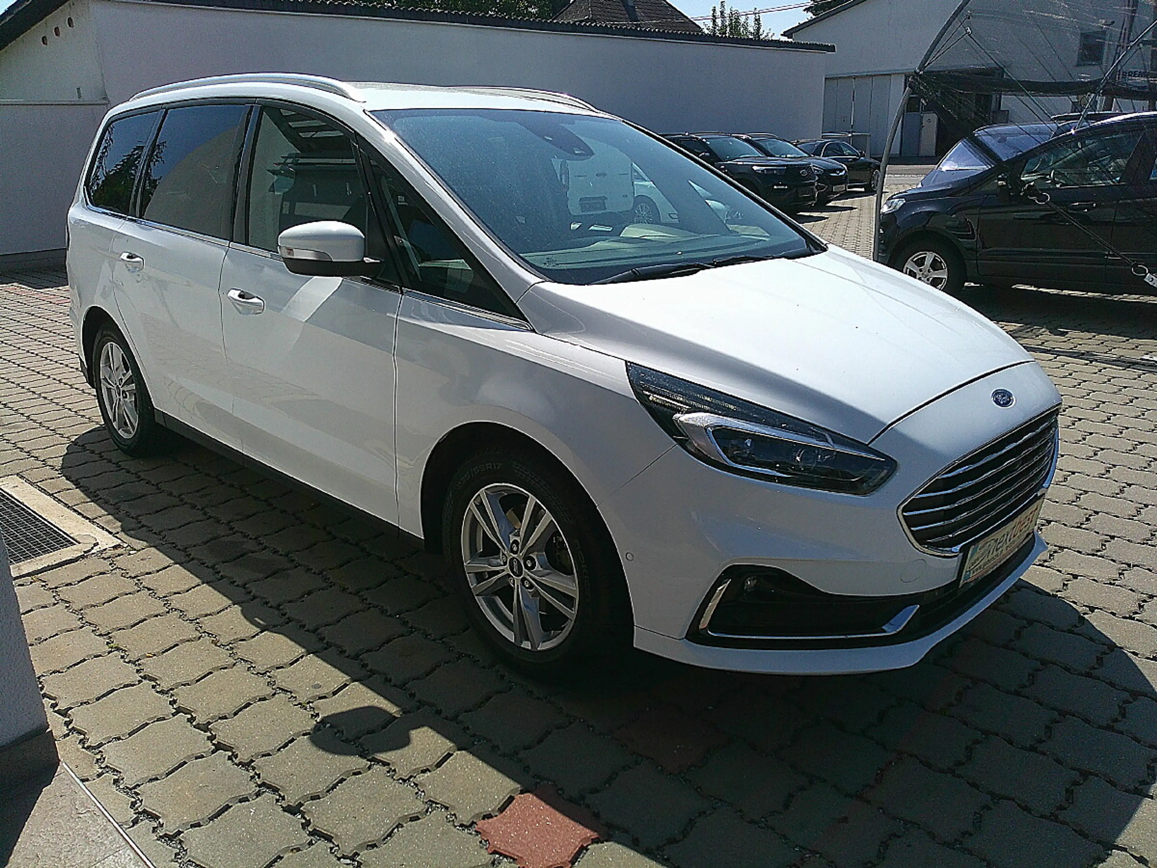 Ford Galaxy 2,5 Duratec Hybrid Titanium Aut. — photo 7