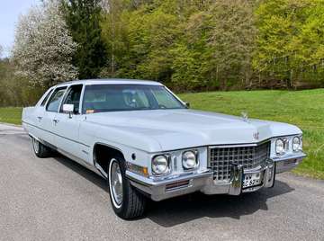 75 Sedan