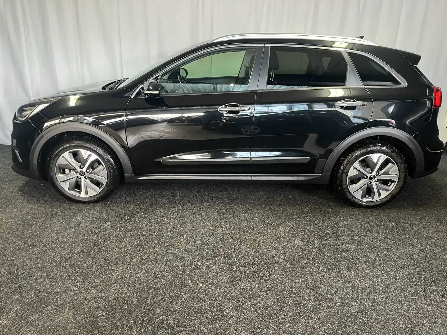 Kia e-Niro ExecutiveLine 64 kWh 1E EIGN/ADAPTIVE/ECC/APPLE/10 Noir - 2
