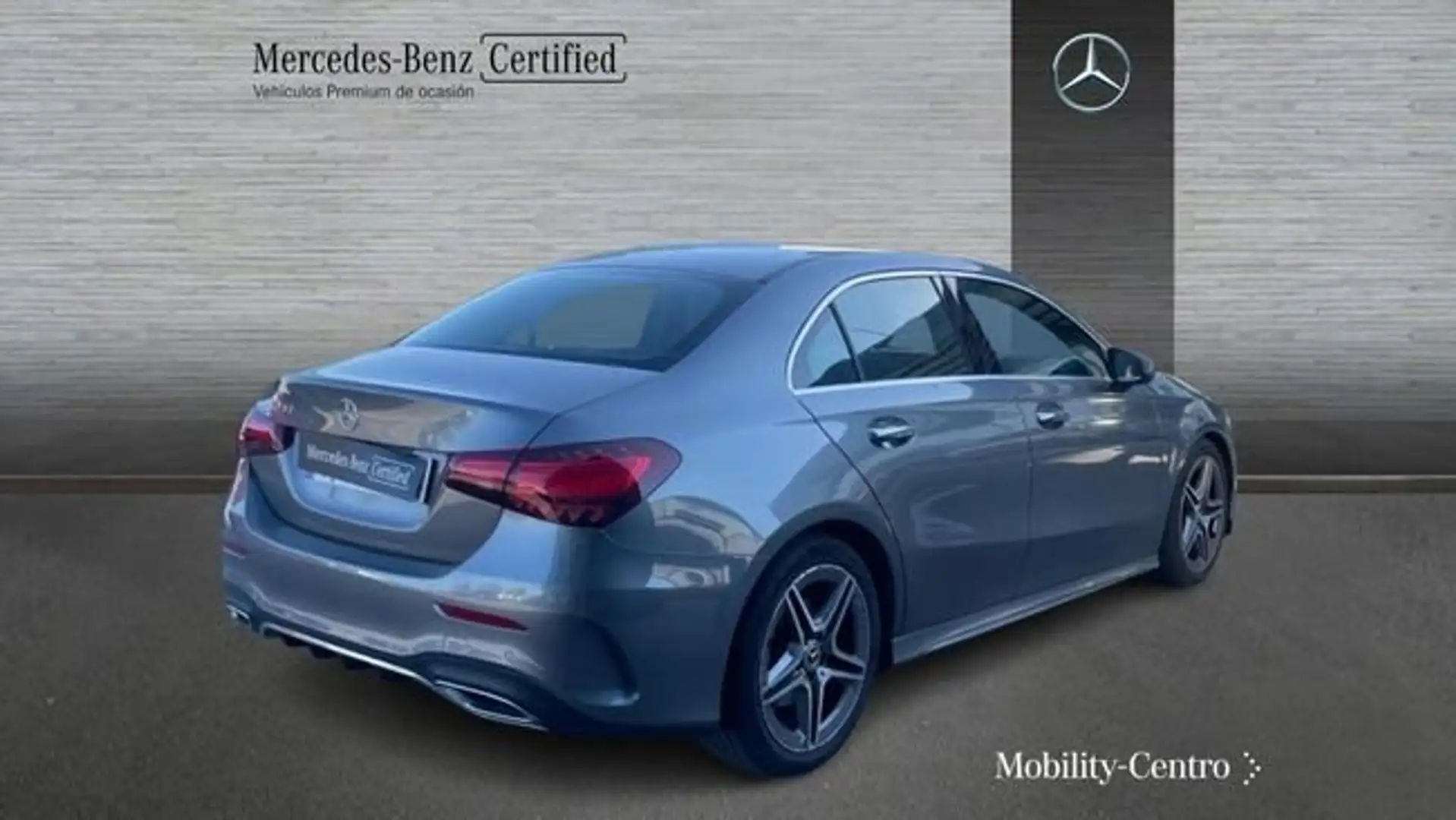 Mercedes-Benz A 200 Sedán Gris - 2
