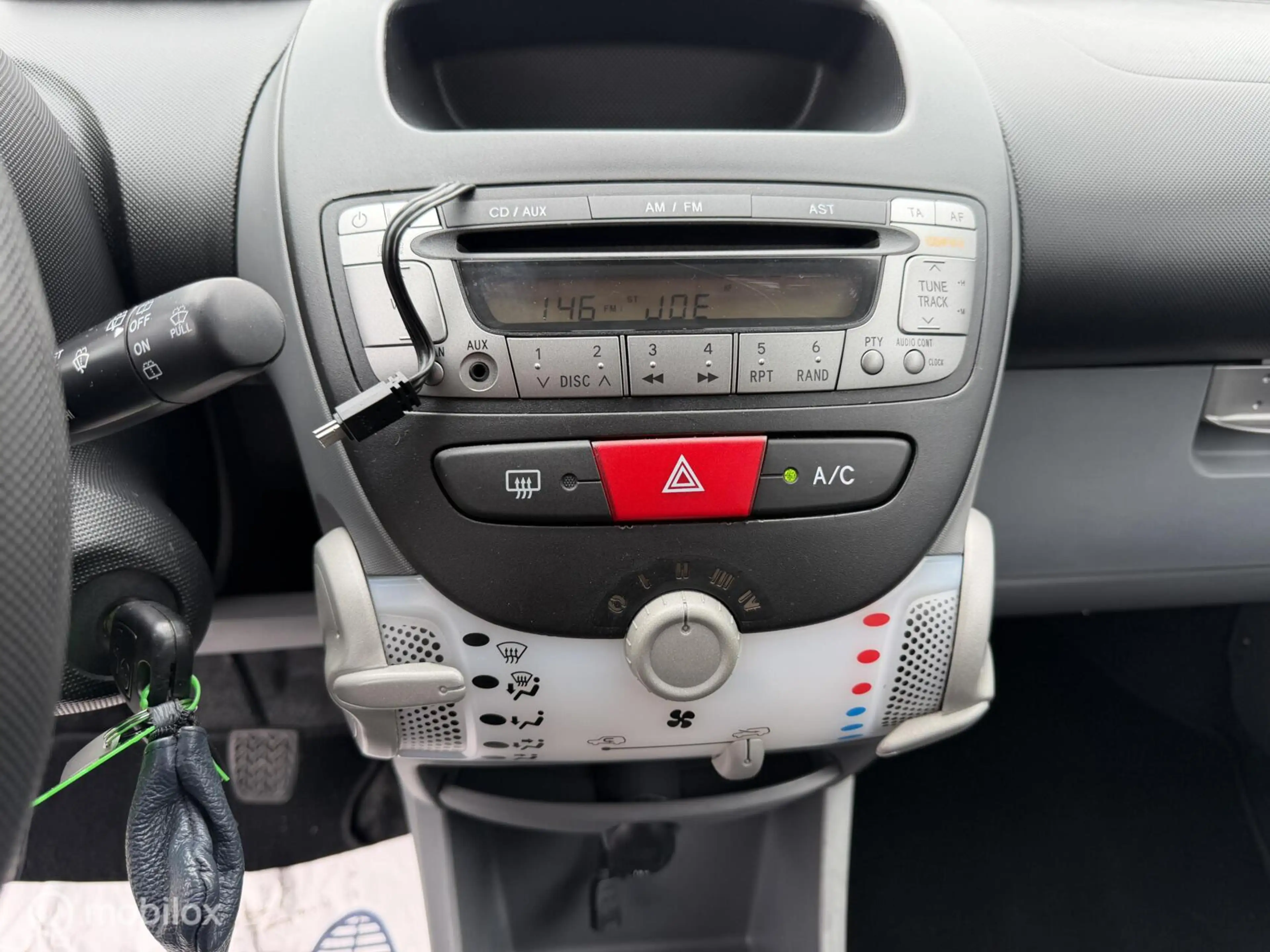 Peugeot 107 1.0-12V Millesim 200,Automaat,Airco,Navi,45.000KM! — photo 9