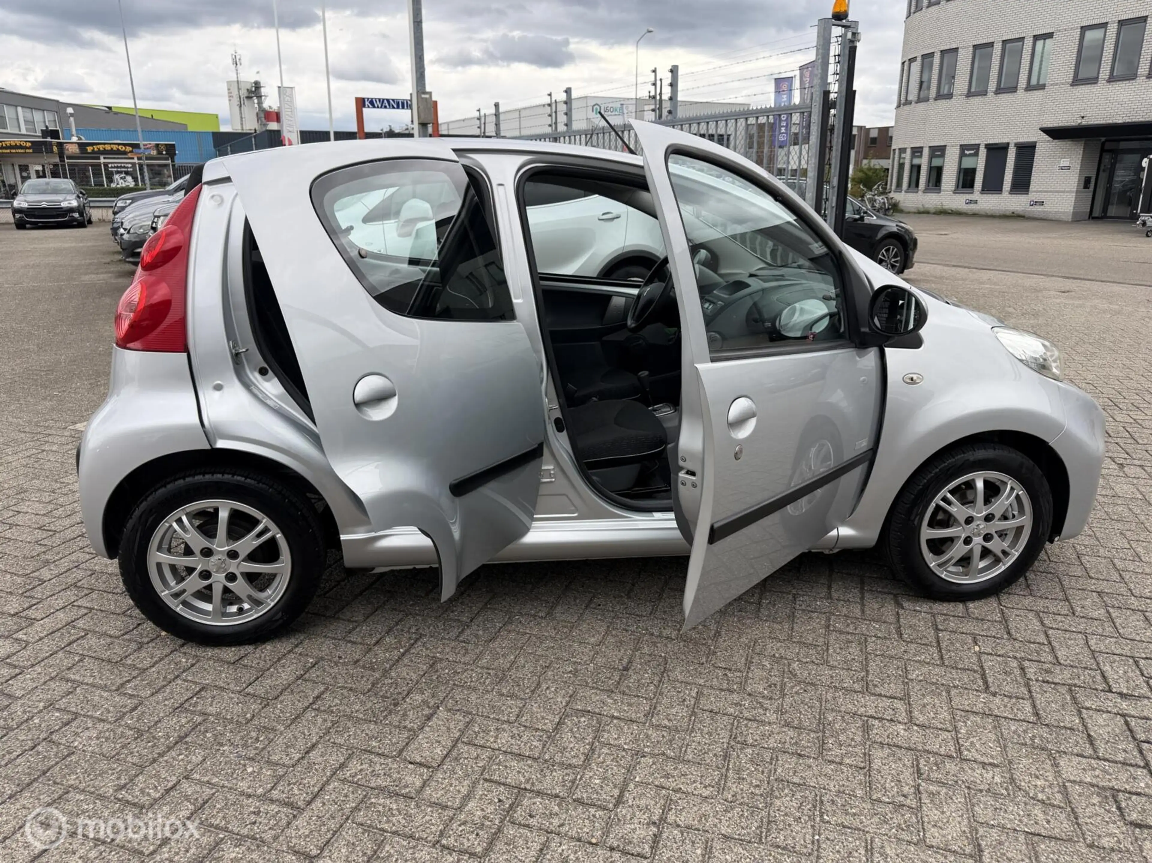 Peugeot 107 1.0-12V Millesim 200,Automaat,Airco,Navi,45.000KM! — photo 12