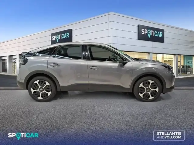 Citroen C4 view 4