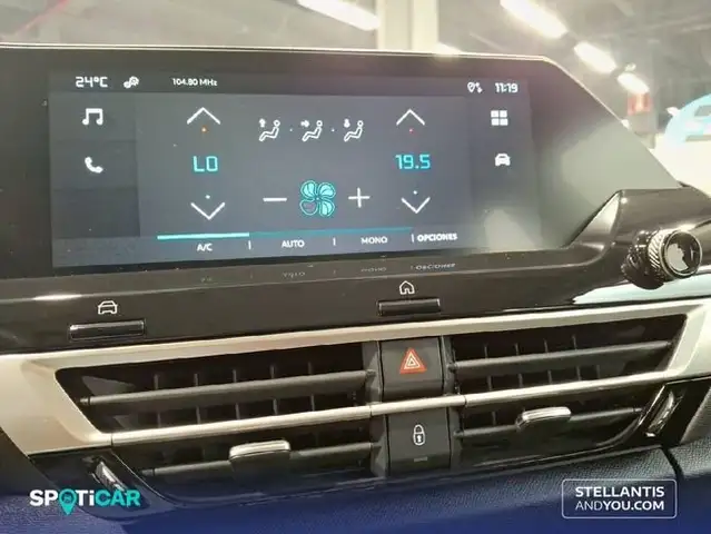 Citroen C4 view 13