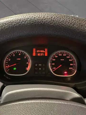 Dacia Duster view 9