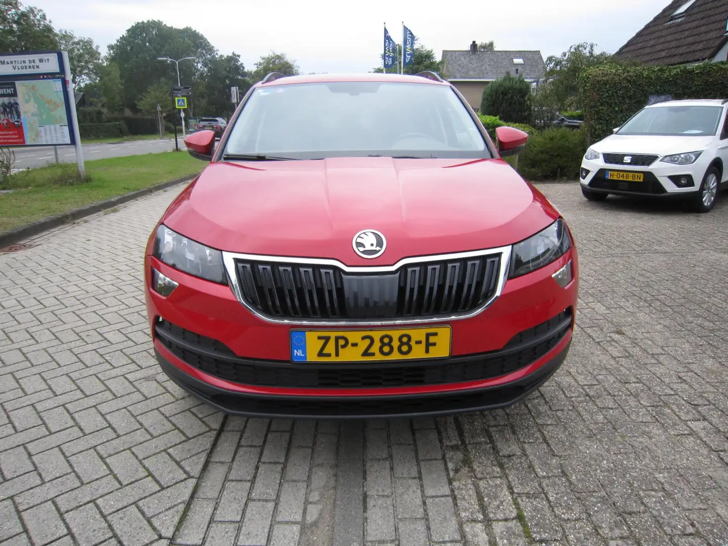 Skoda Karoq 1.0 TSI Aut Ambition Business Navi Cam metallic Rood - 2