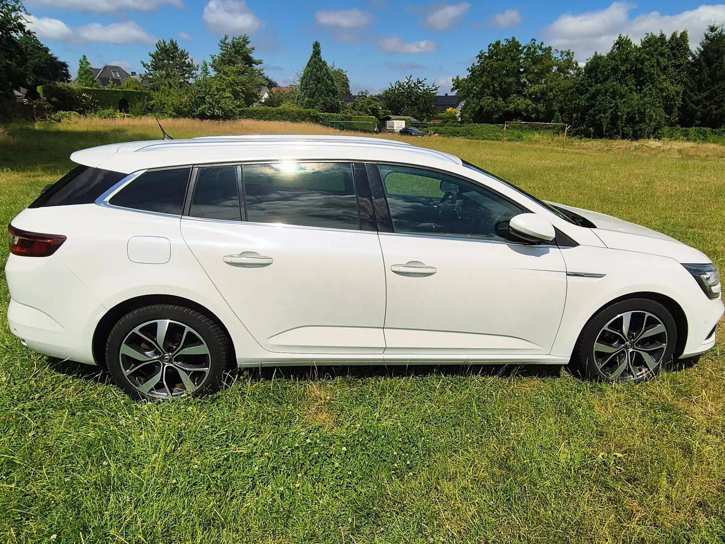 Renault Megane Megane Grandtour Grandtour ENERGY TCe 130 EDC BOSE Bílá - 2