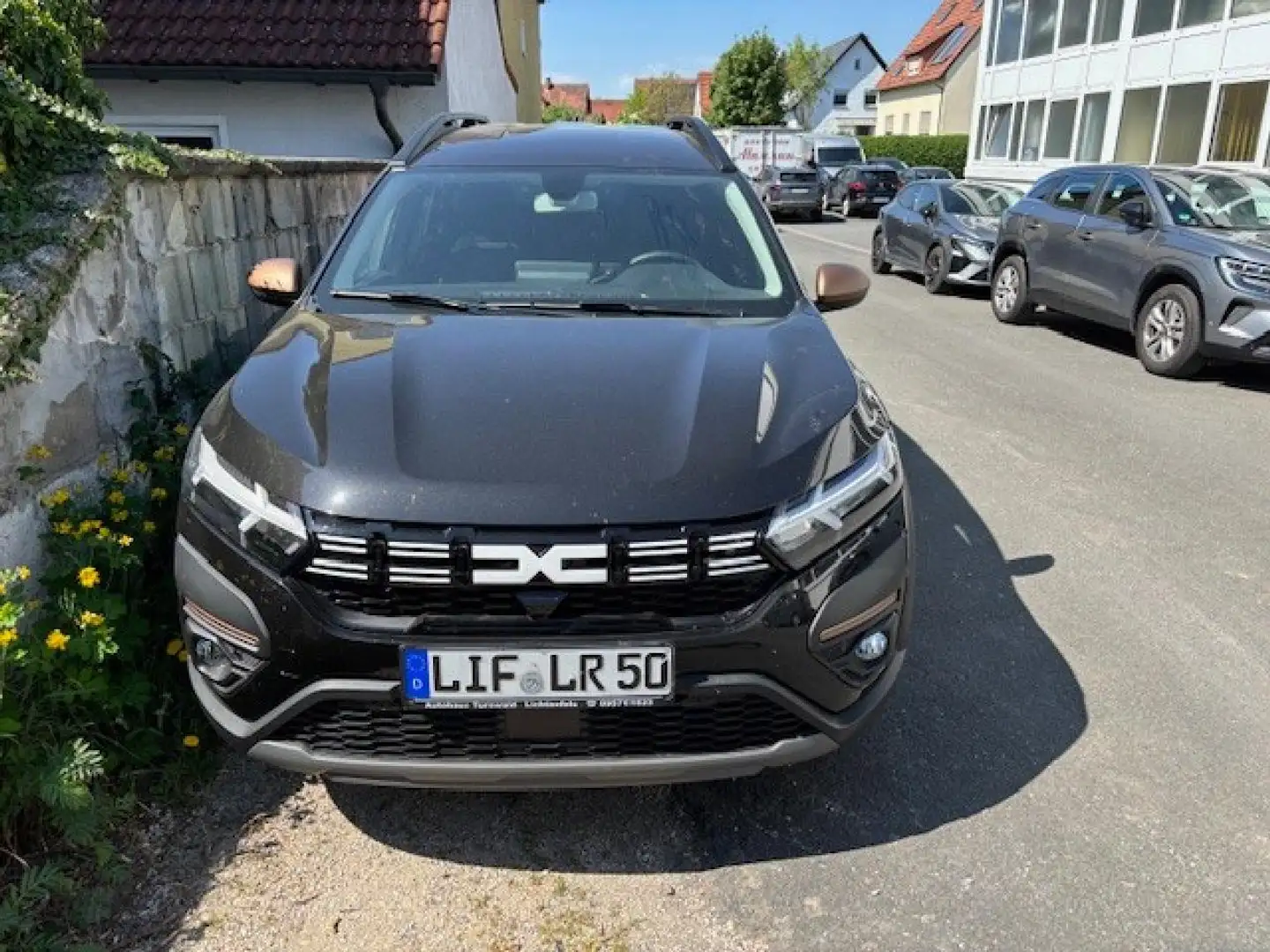 Dacia Jogger Extreme+ TCe 100 Schwarz - 2