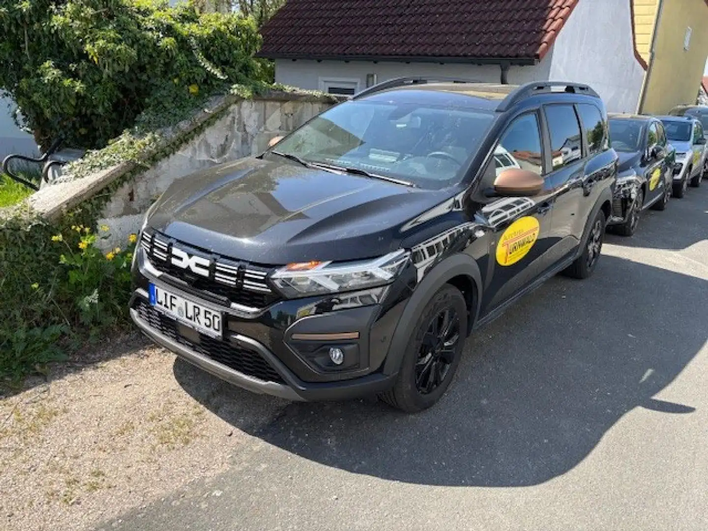 Dacia Jogger Extreme+ TCe 100 Schwarz - 1