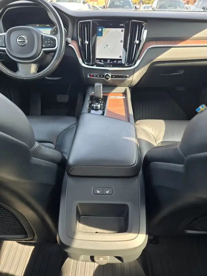 Volvo S60 снимка Volvo S60